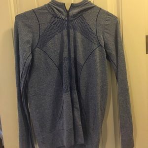 Women’s zip down athletic shirt